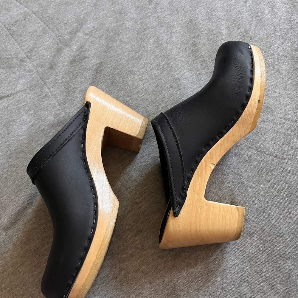 No. 6 Old School Clog in black - Picture 5 of 6